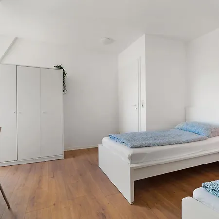 Ξενοδοχείο με διαμερίσματα Teamquartier Nord Mit Stellplatz Ερφούρτη