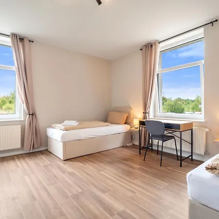 Teamquartier Nord Mit Stellplatz * Erfurt